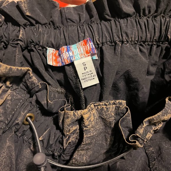 Urban Outfitters Sloan Nylon Distressed Balloon leg Pants - Picture 7 of 7